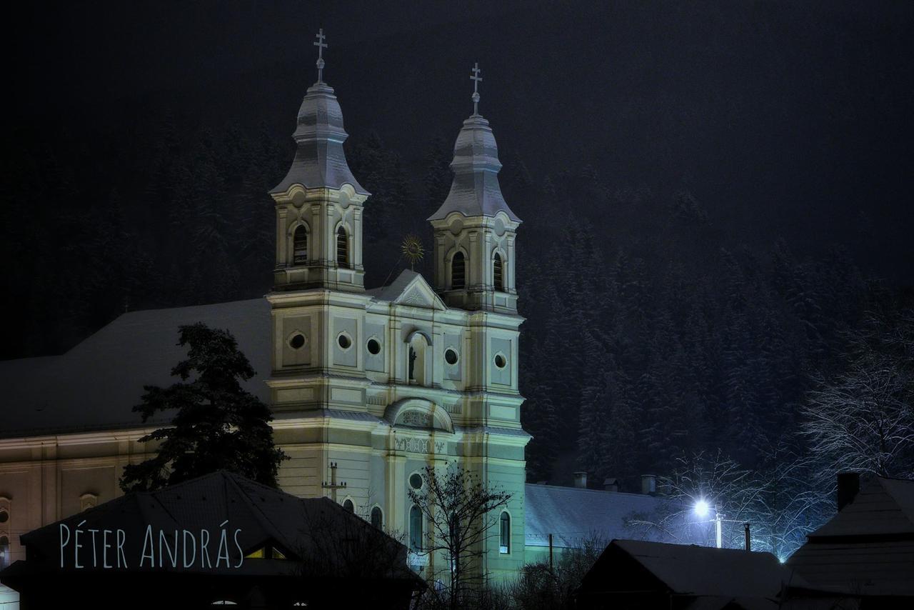 Csiki Hotel Miercurea Ciuc Exteriör bild